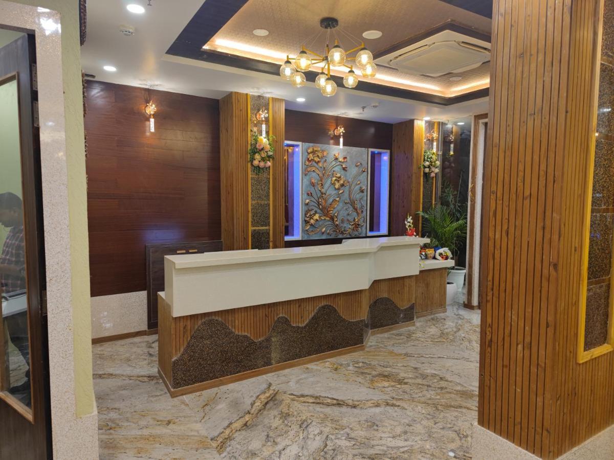 Prime Land Hotel Varanasi Eksteriør billede