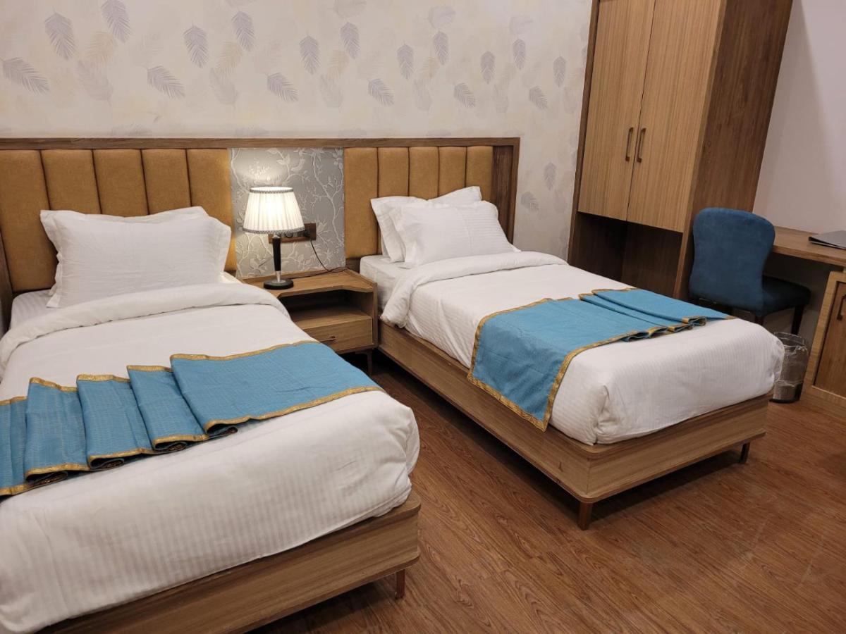 Prime Land Hotel Varanasi Eksteriør billede
