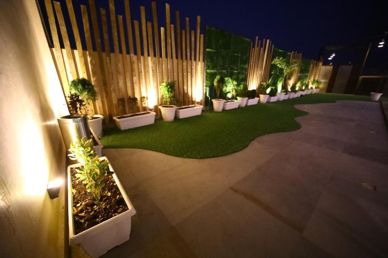 Prime Land Hotel Varanasi Eksteriør billede