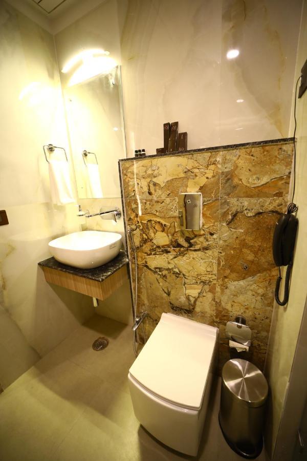 Prime Land Hotel Varanasi Eksteriør billede